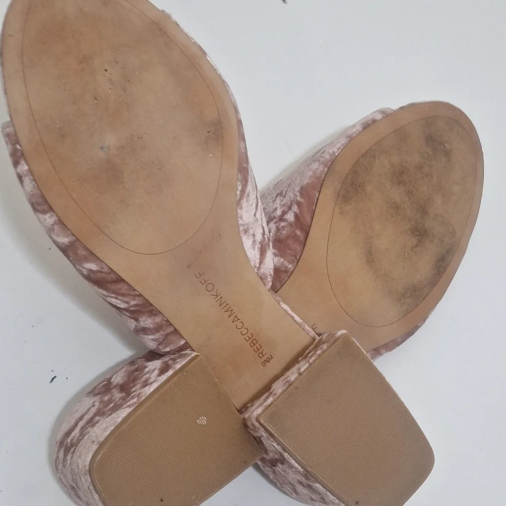 Rebecca Minkoff Ivonne In Berry Smoothie Crushed Velvet Block Heel Mules SZ 8.5 - Picture 7 of 8